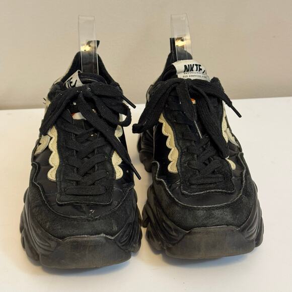 Nike Mens Sneakers Size 39 Black Tan Y2K Streeetwear Athleisure Rugged Everyday